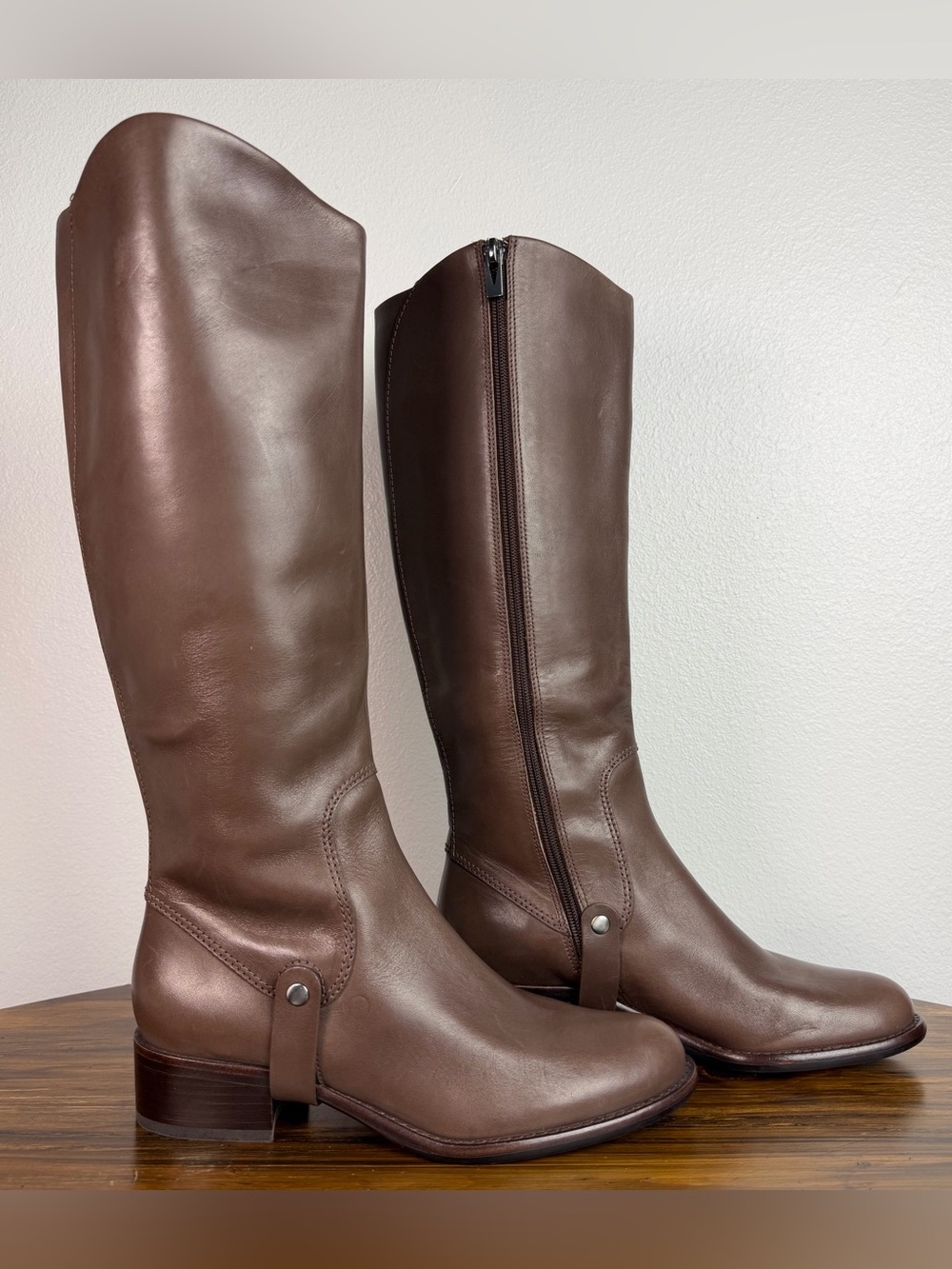 Via Spiga Women’s 7 Brown Leather Knee-High Zipper Riding Stirrup Fall Boots - Picture 3 of 11